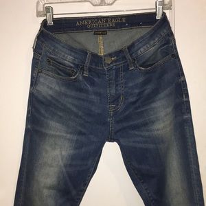 AEO Medium wash denim jeans